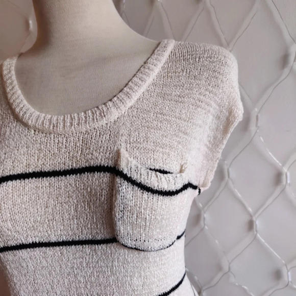 °Pullover Knit Top / Size Small Petite (SP) - Picture 2 of 4